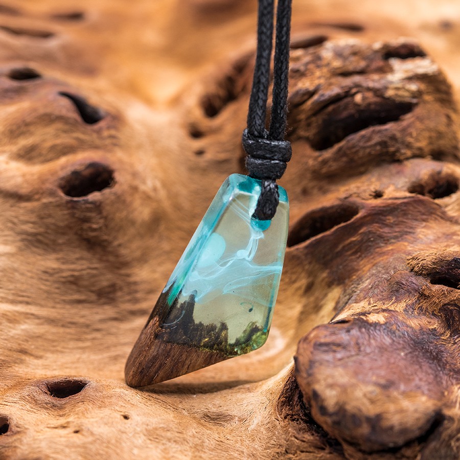 Blue Spike - Epoxid Kristall Holz Kristall Holzschmuck aus Naturholz