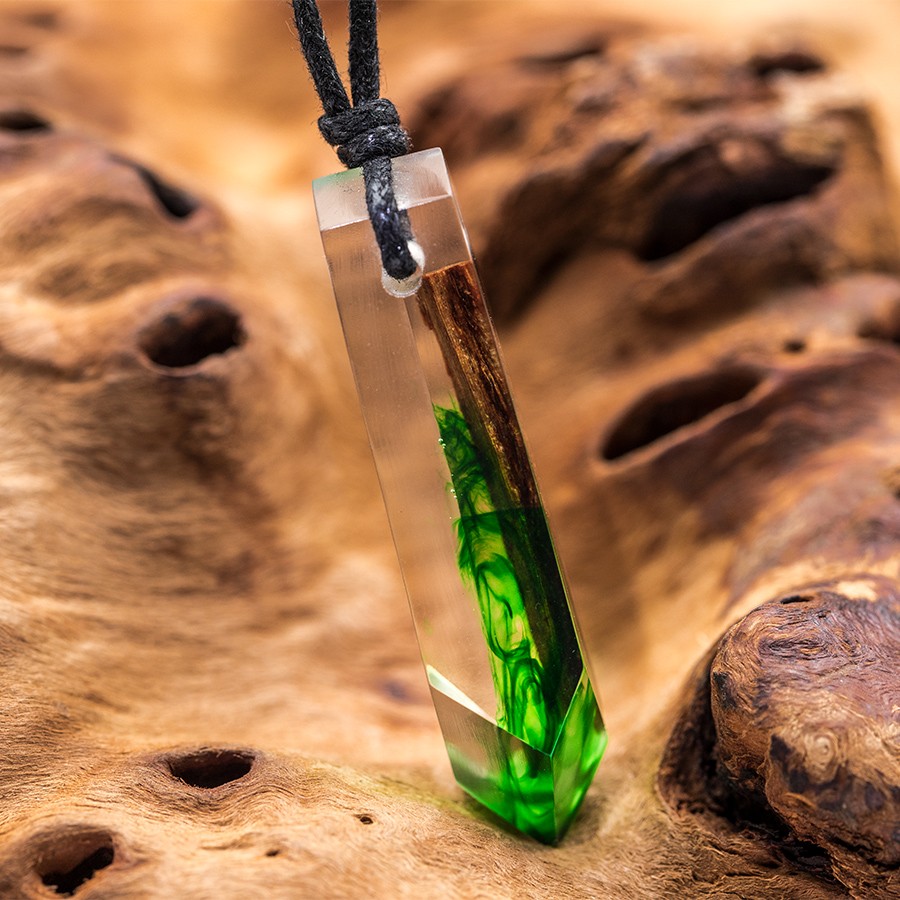 Color Green - Epoxid Kristall Holz Kristall Holzschmuck aus Naturholz